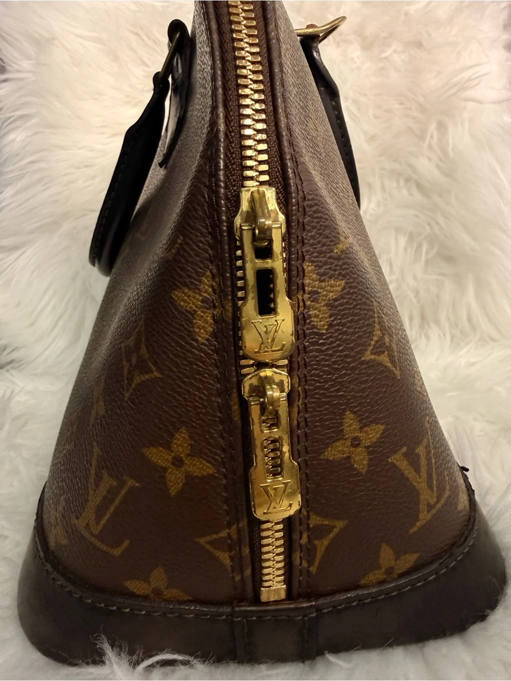 100% Authentic Louis Vuitton Monogram Alma - Picture 4 of 7